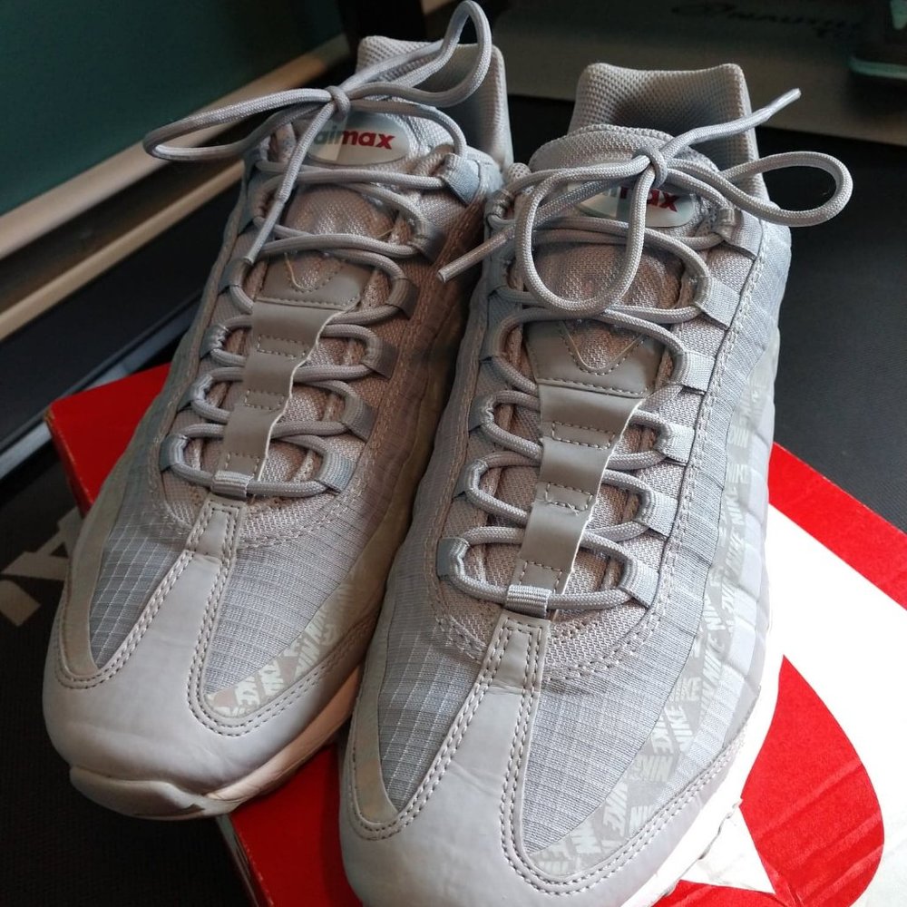 EUC Nike Air Max 95